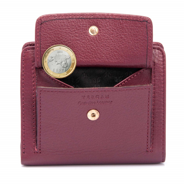 Модерно дамско портмоне с монетник