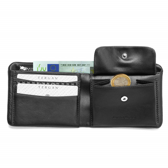 Elegant men's wallet made of soft leather.