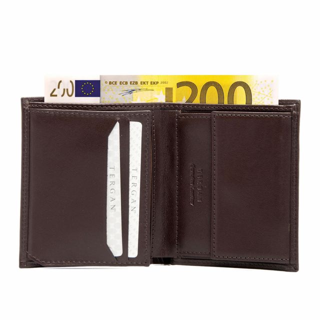 Кафяво портмоне с две отделения за банкноти