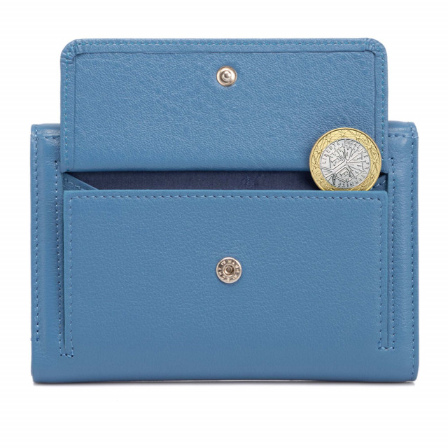 Среден размер дамско портмоне с монетник