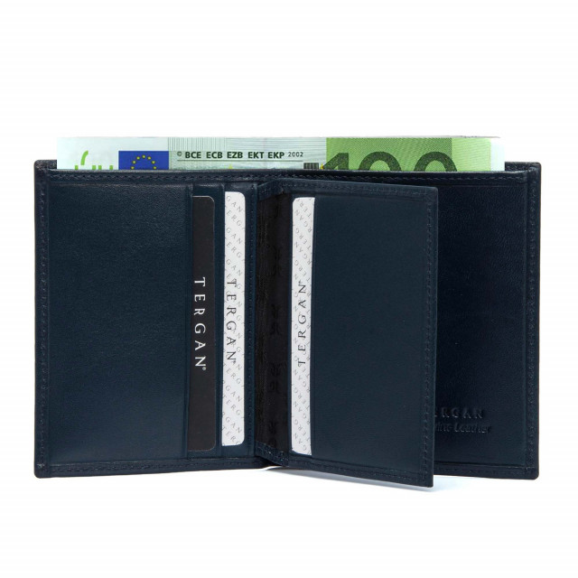 Малък вертикален мъжки портфейл