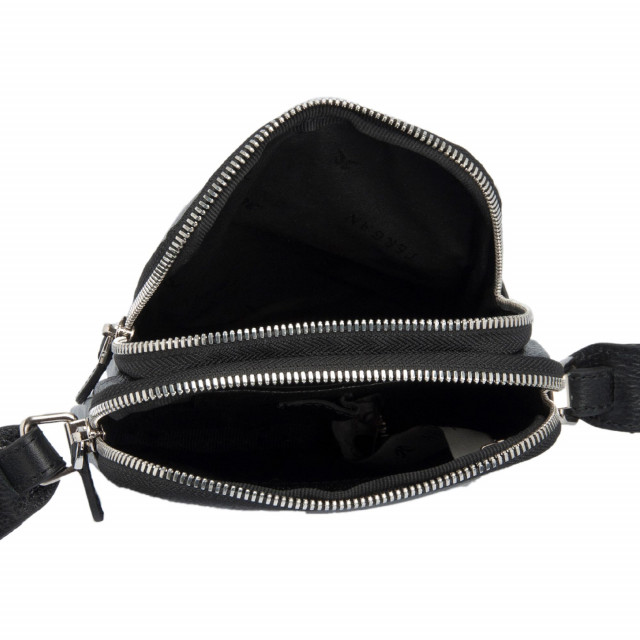 Компактна мъжка чанта за носене през рамо