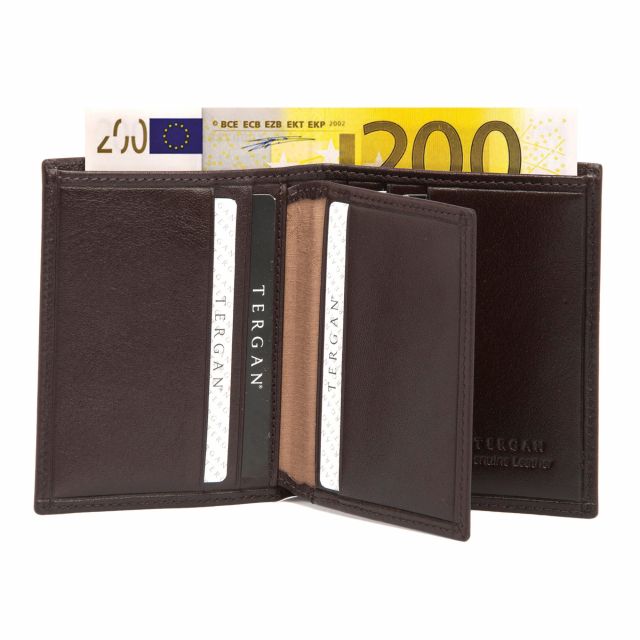 Класически мъжки портфейл в кафяво